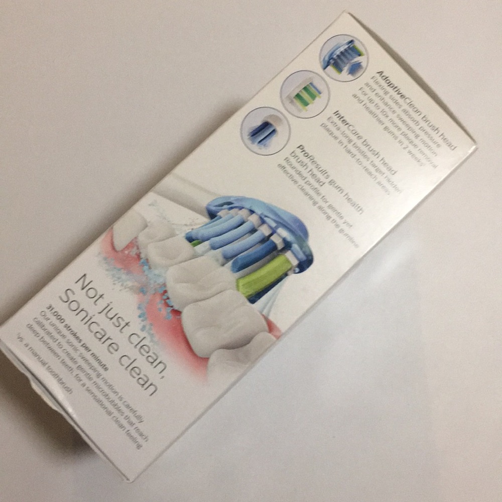 PHILIPS Sonicare Toothbrush - Picture 6 of 8